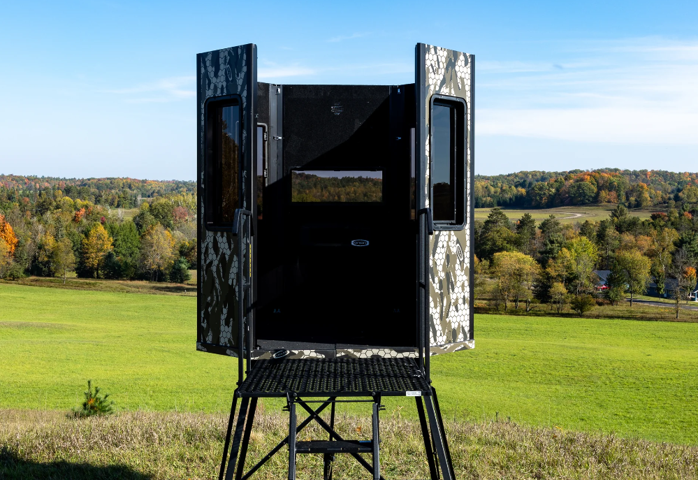 Orion 6x6 Gun/Bow Combo Modular, Elevated, Insulated Deer Hunting Box Blind