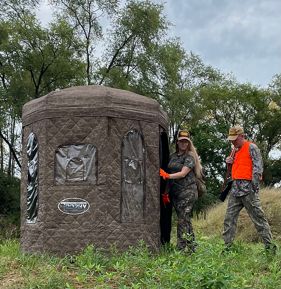 Trophy Treestands D-Lux Elevated Deer Hunting Blind