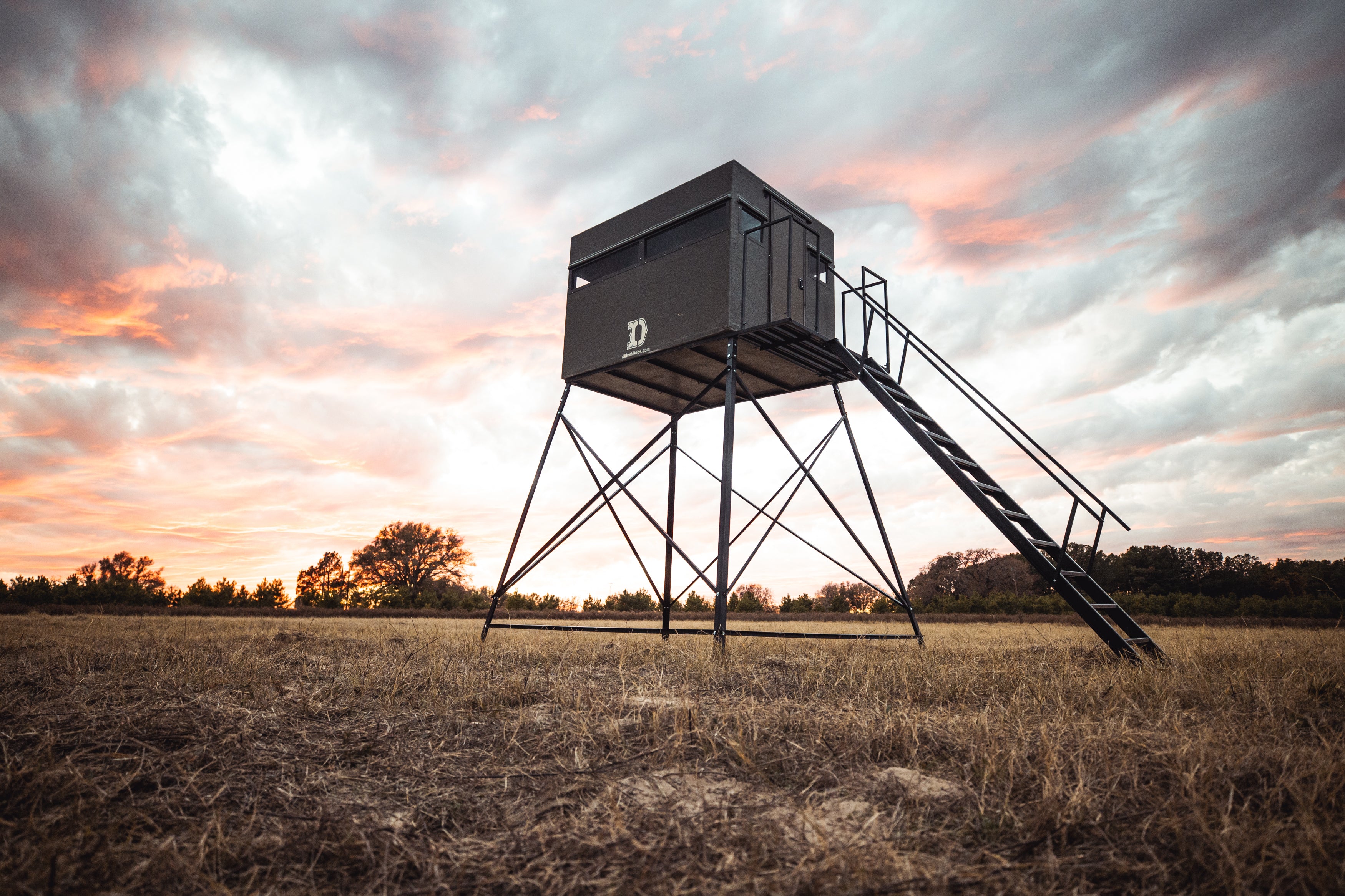 Dillon Blinds 6x8 Elevated, Insulated Deer Hunting Blind