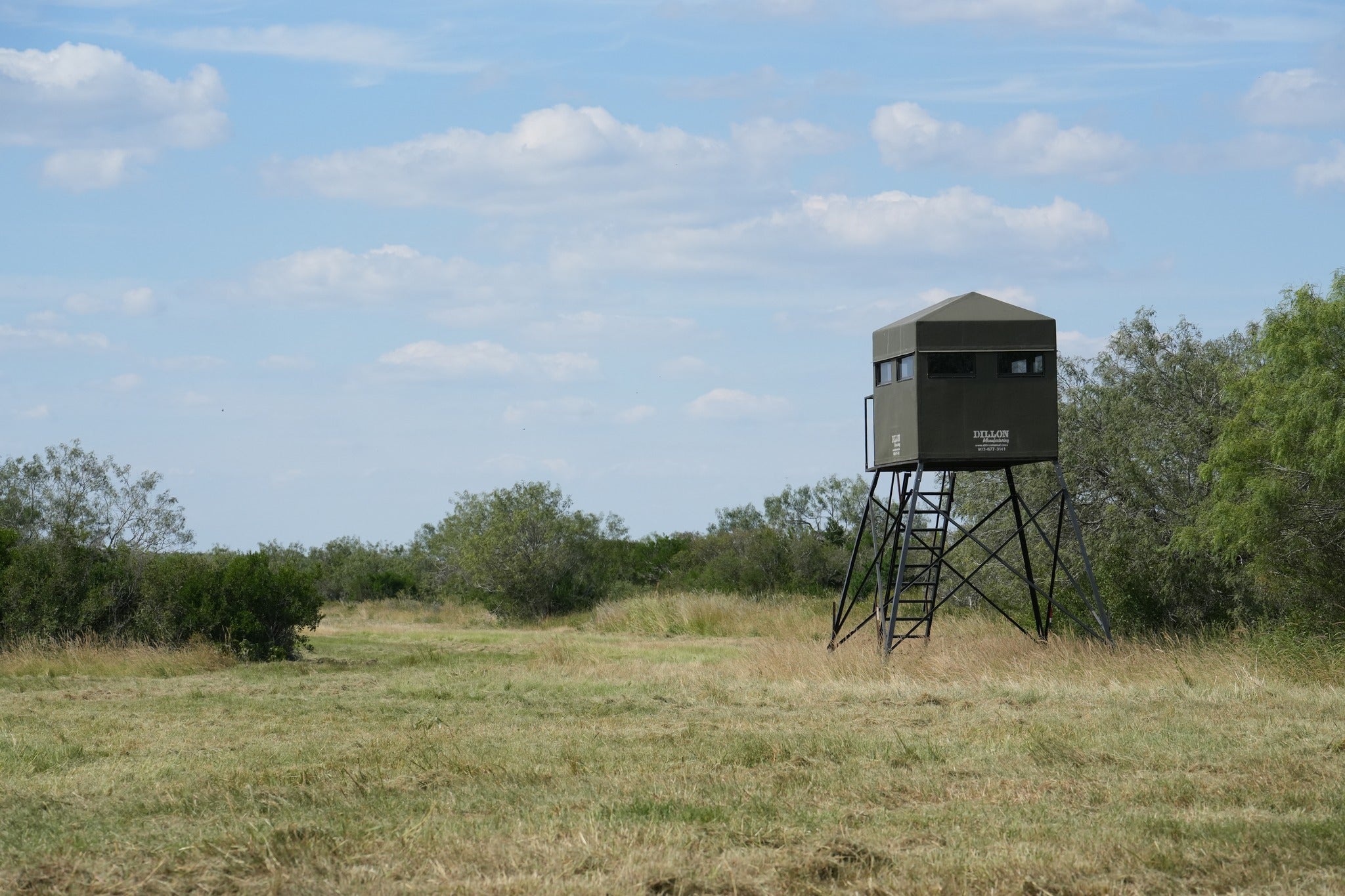 Dillon Blinds 6x8 Elevated, Insulated Deer Hunting Blind